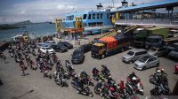 antarafoto-puncak-arus-mudik-pelabuhan-bakauheni-29042022-lmo-12